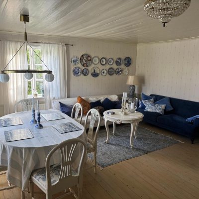 wohn- und esszimmer mit kamin