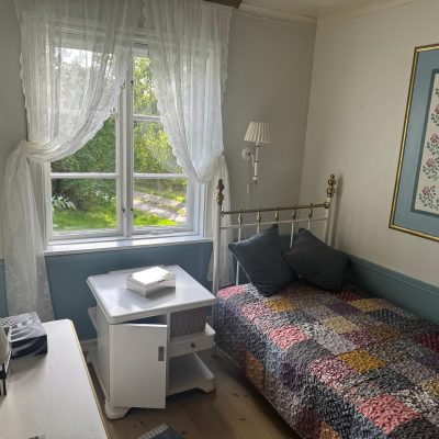 schlafzimmer mit einzelbett